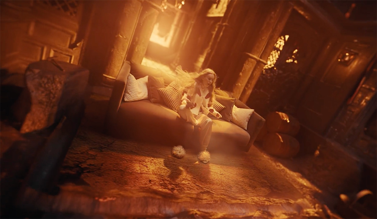 Рекламный ролик для «585*ЗОЛОТОЙ» с участием Павла Деревянко