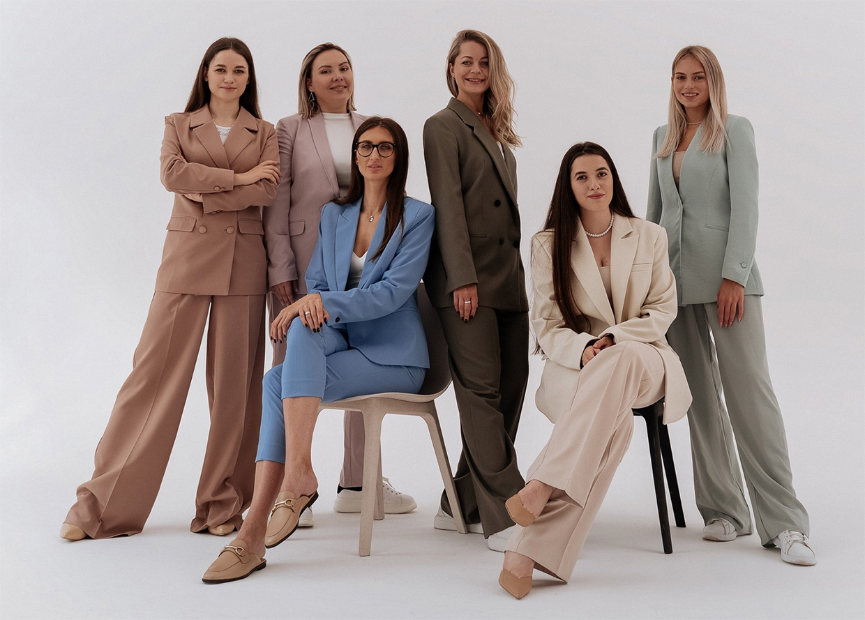 Hola Agency, ������